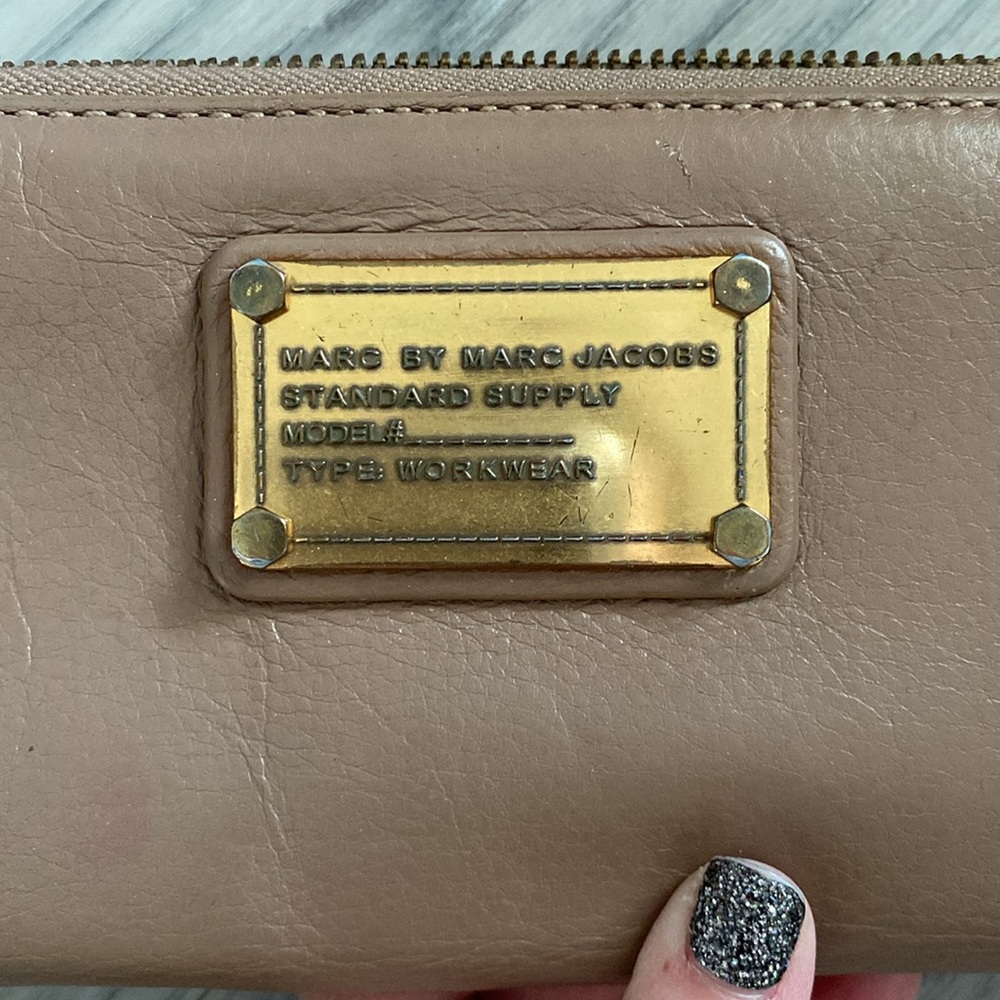Marc Jacobs Wallet - Picture 4 of 5